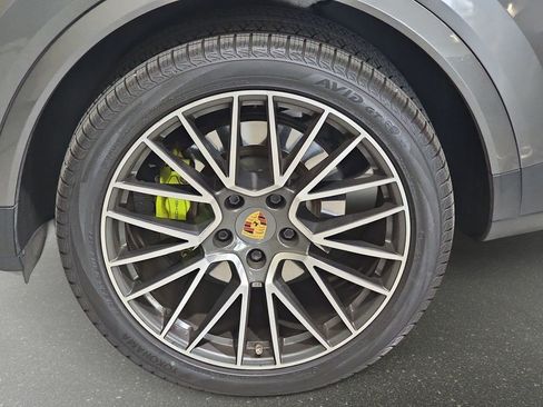 Used 2020 Porsche Cayenne E-Hybrid Coupe AWD/4WD image 35