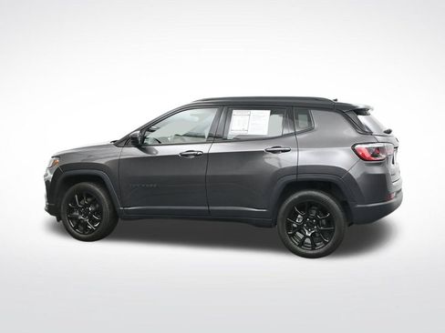 Used 2024 Jeep Compass Latitude AWD/4WD image 6