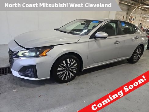 Used 2023 Nissan Altima 2.5 SV image 1