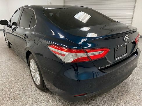 Used 2018 Toyota Camry LE image 7