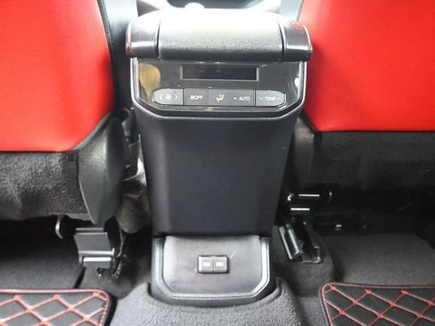 Used 2023 Toyota Highlander XSE FWD image 40
