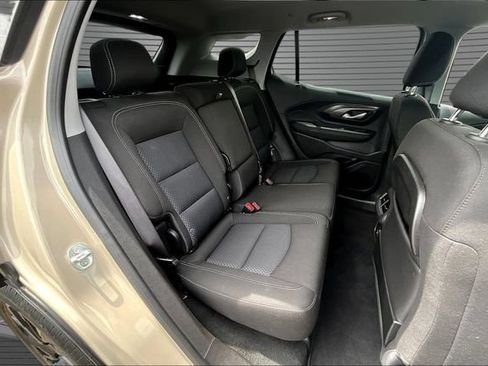 Used 2023 GMC Terrain SLE w/ Driver Convenience Package FWD image 24