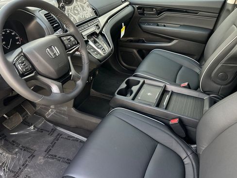 New 2026 Honda Odyssey Touring image 4