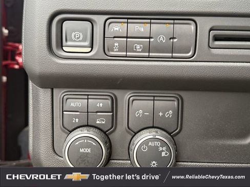 Used 2024 Chevrolet Suburban RST w/ Luxury Package AWD/4WD image 24