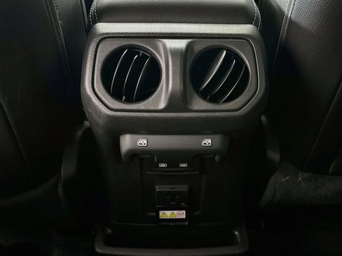 Used 2021 Jeep Wrangler Unlimited Sahara w/ Cold Weather Group AWD/4WD image 31