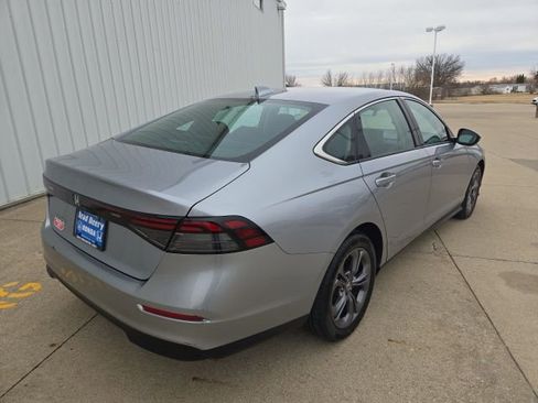 Used 2023 Honda Accord EX image 6