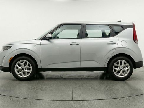 Used 2025 Kia Soul LX w/ LX Technology Package image 5