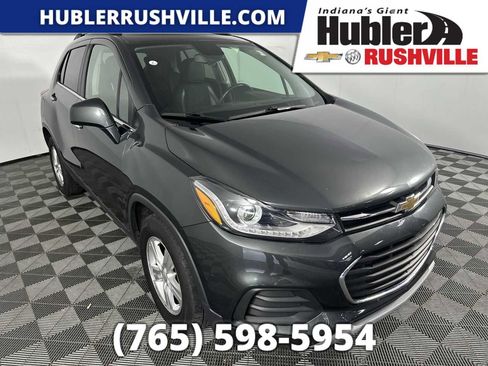 Used 2020 Chevrolet Trax LT w/ LT Convenience Package FWD image 1