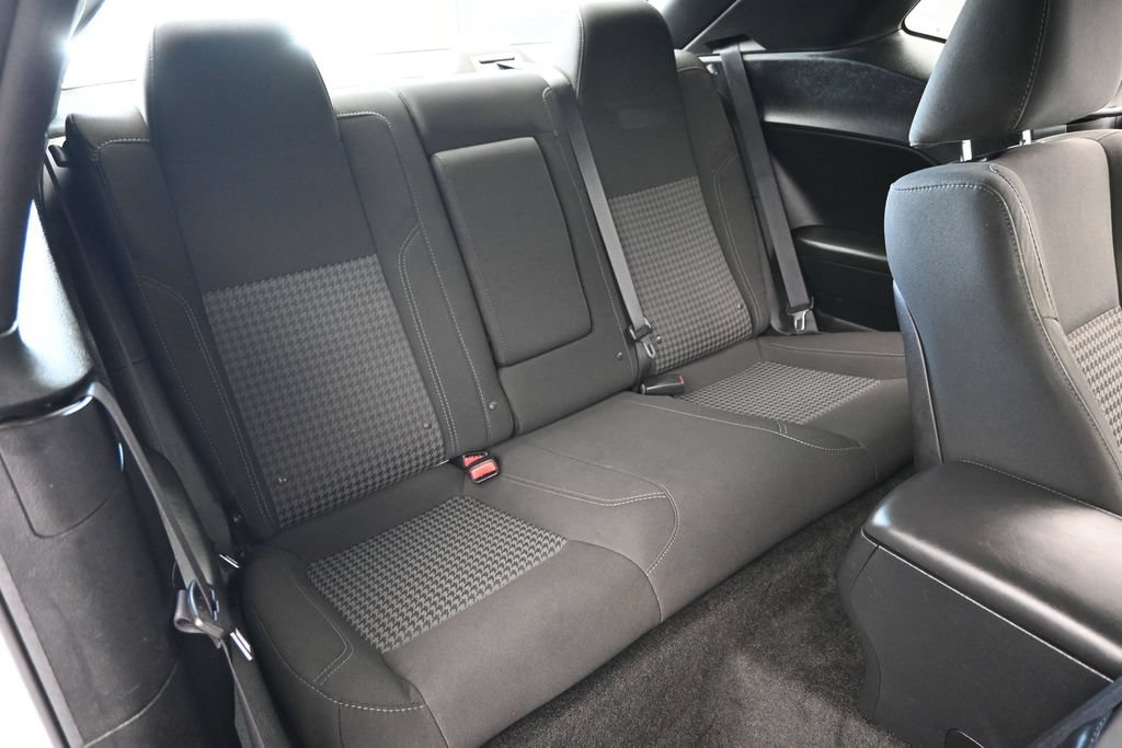 Used 2015 Dodge Challenger R/T w/ Quick Order Package 28B R/T RWD image 23