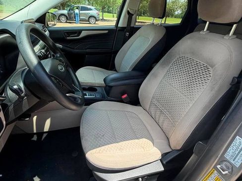 Used 2022 Ford Escape SE FWD image 6