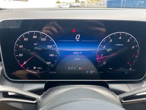Used 2026 Mercedes-Benz GLC 300 image 33