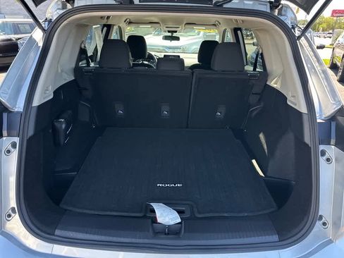 Used 2025 Nissan Rogue S image 23