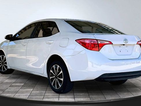 Used 2018 Toyota Corolla LE image 4
