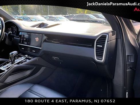 Used 2021 Porsche Cayenne AWD/4WD image 14