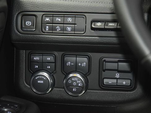 Used 2024 GMC Yukon XL Denali w/ Max Trailering Package AWD/4WD image 32
