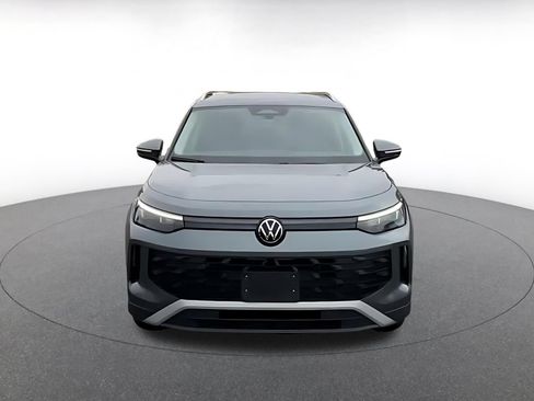 Used 2026 Volkswagen Tiguan SE AWD/4WD image 4