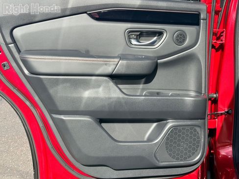 Used 2025 Honda Pilot TrailSport image 27