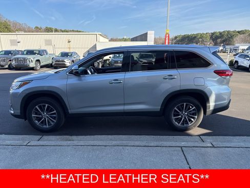 Used 2019 Toyota Highlander XLE image 4