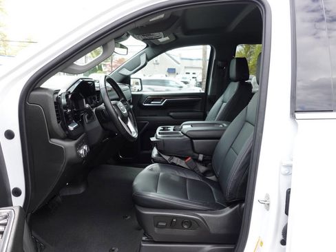 Used 2023 GMC Sierra 1500 SLE w/ X31 Off-Road Package AWD/4WD image 19