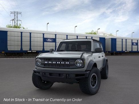 Used 2022 Ford Bronco Black Diamond w/ Sasquatch Package AWD/4WD image 2