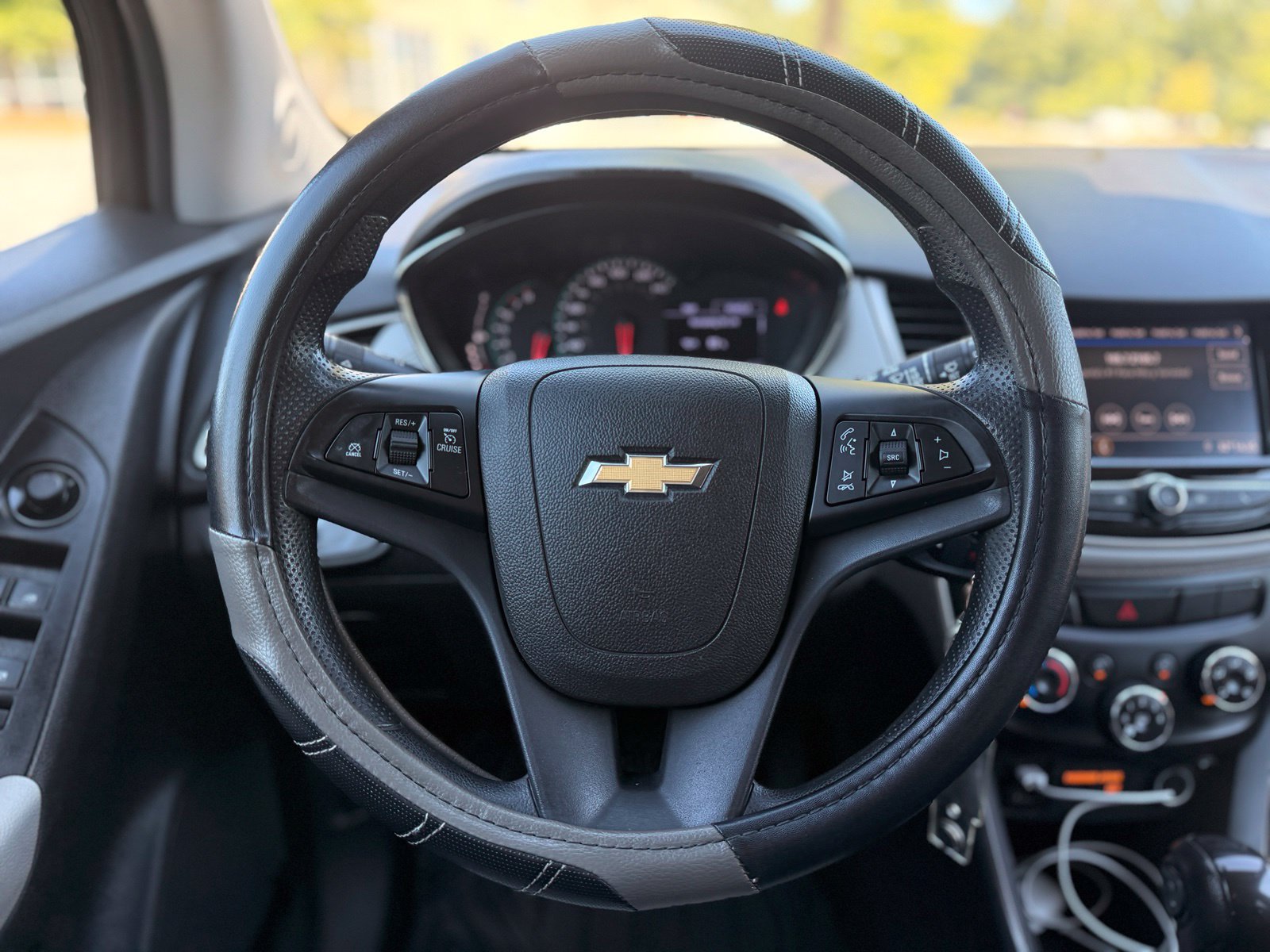 Used 2020 Chevrolet Trax LS w/ Tint and Cruise Package FWD image 24