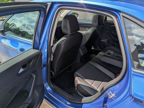Certified 2024 Volkswagen Jetta SE w/ Panoramic Sunroof Package FWD image 19