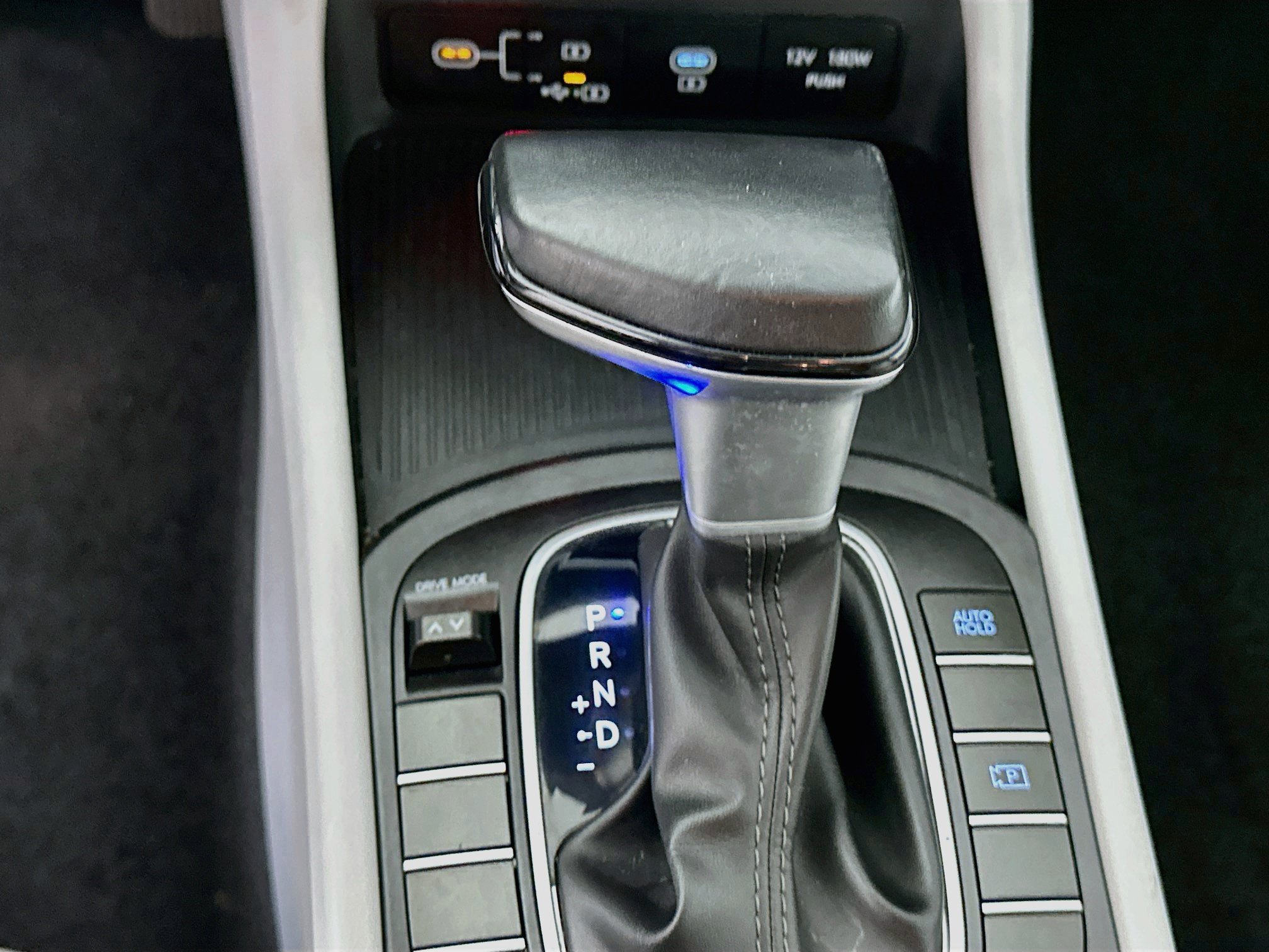 Used 2025 Hyundai Kona SEL FWD image 25