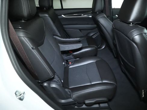 Used 2025 Cadillac XT6 Sport AWD/4WD image 34