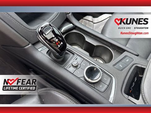 Used 2024 Cadillac XT6 Sport w/ Technology Package image 31