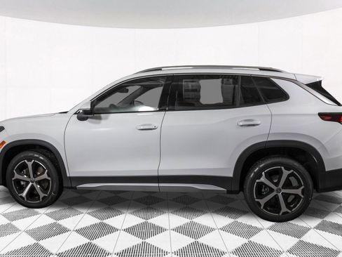 New 2026 Volkswagen Tiguan SE image 17