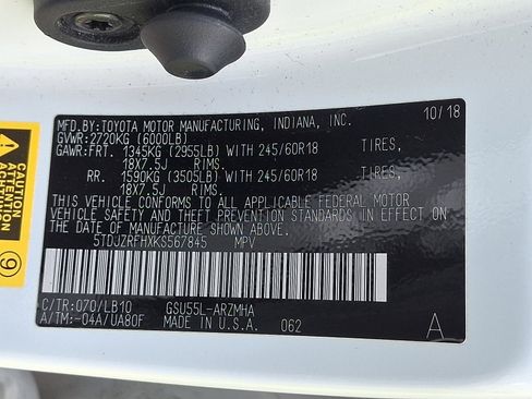 Used 2019 Toyota Highlander XLE AWD/4WD image 29