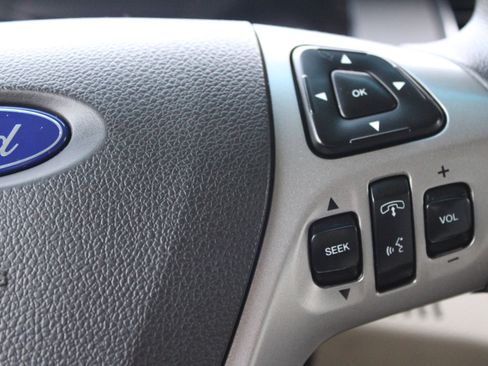 Used 2017 Ford Taurus SE image 19