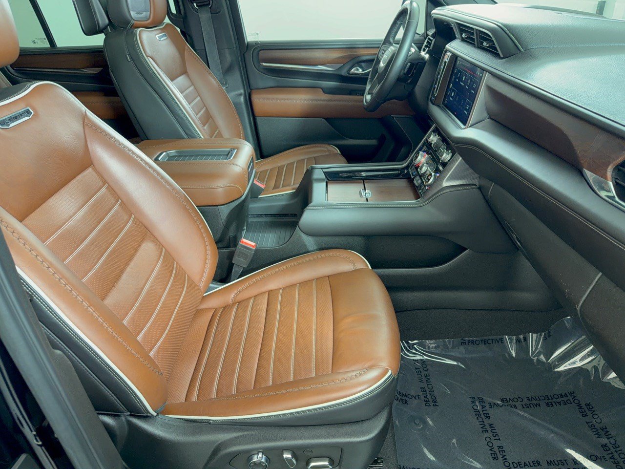 Used 2023 GMC Yukon Denali Ultimate w/ LPO, Floor Liner Package AWD/4WD image 30