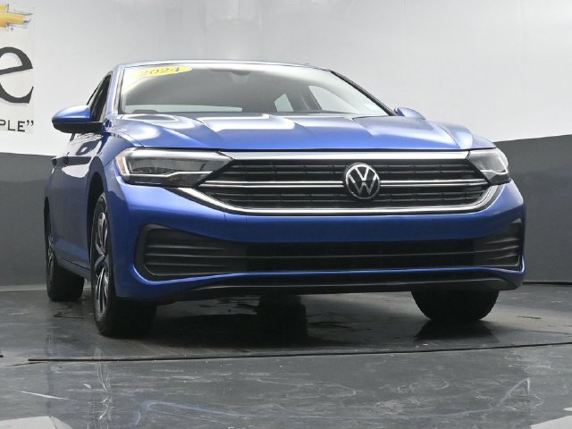 Used 2024 Volkswagen Jetta S FWD image 3