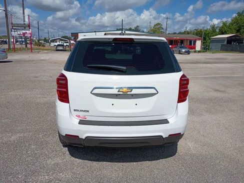 Used 2017 Chevrolet Equinox LS FWD image 4