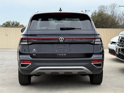 New 2025 Volkswagen Taos SE image 8