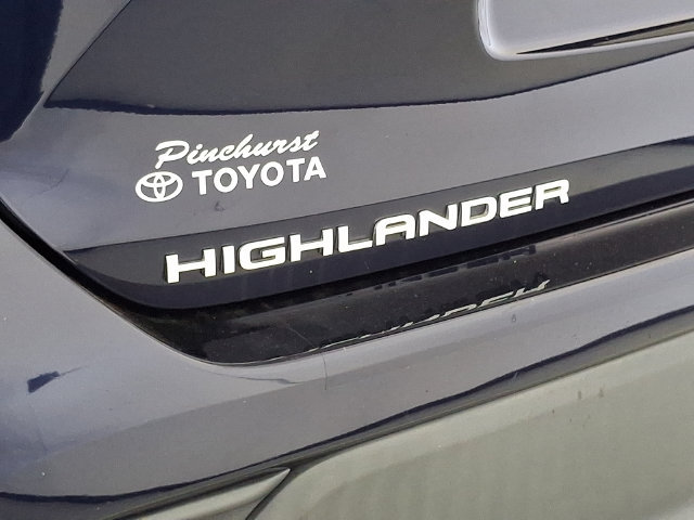 Certified 2020 Toyota Highlander XLE FWD image 40