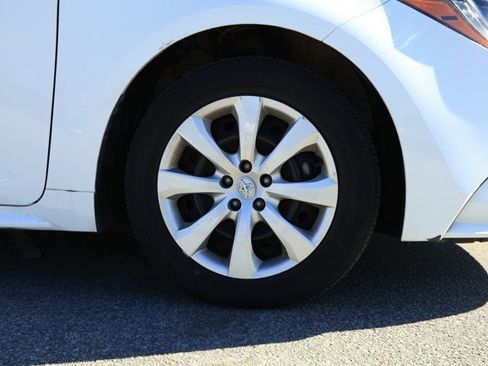 Used 2024 Toyota Corolla LE image 5