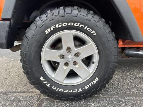 Used 2011 Jeep Wrangler Rubicon w/ PWR Convenience Group AWD/4WD image 10