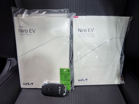 Used 2024 Kia Niro Wind w/ Wind Preserve Package FWD image 23