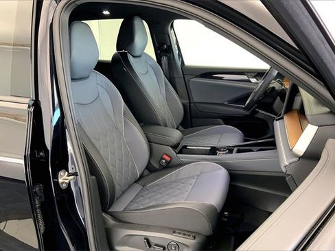 New 2026 Volkswagen Tiguan SEL R-Line image 9