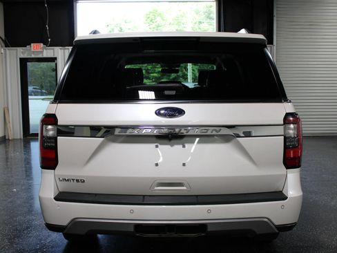 Used 2018 Ford Expedition Limited w/ Driver Assistance Package RWD image 4