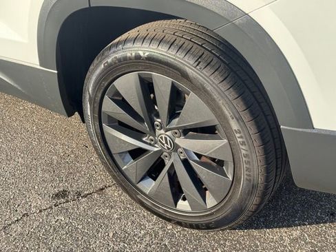 Used 2022 Volkswagen Taos S image 8