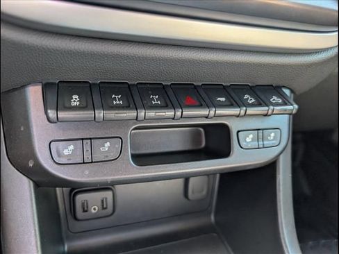 Used 2022 Chevrolet Colorado ZR2 w/ ZR2 Dusk Special Edition AWD/4WD image 15