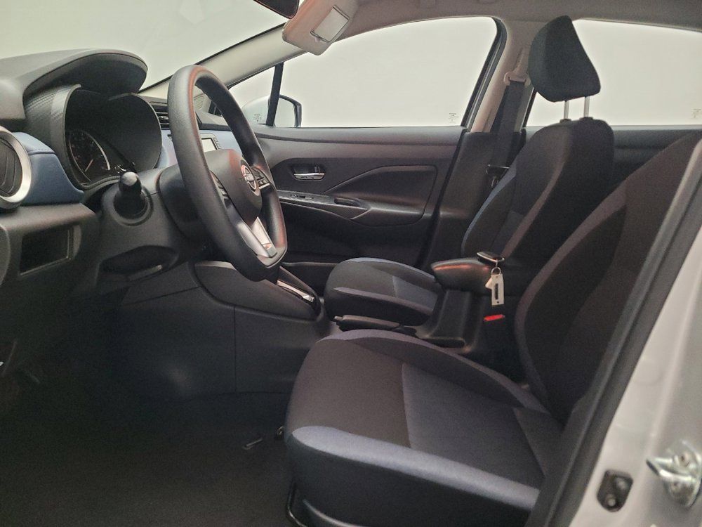 Used 2025 Nissan Versa SV FWD image 17