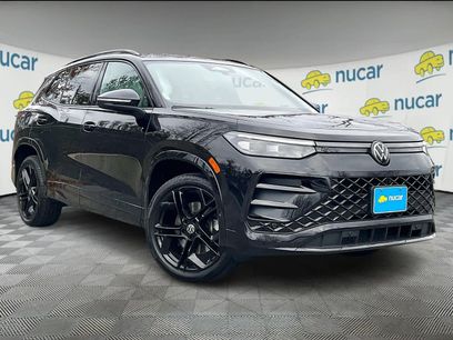 Certified 2025 Volkswagen Tiguan SE R-Line