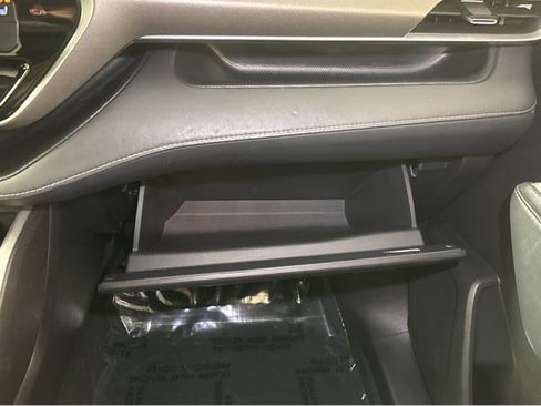 Used 2022 Toyota Highlander XLE image 39