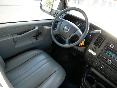 Used 2019 GMC Savana 3500 LS w/ Cold Climate Package image 9