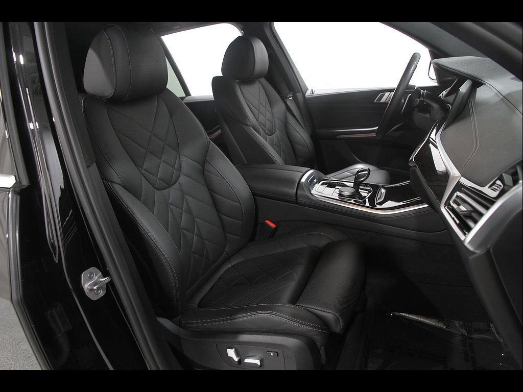 Used 2023 BMW X5 xDrive40i w/ Premium Package AWD/4WD image 18