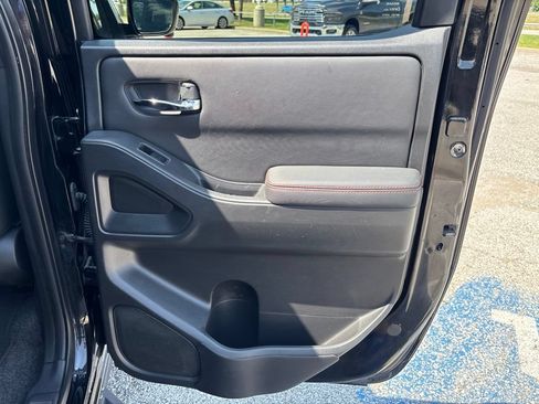 Used 2023 Nissan Frontier PRO-4X w/ Pro Convenience Package AWD/4WD image 18
